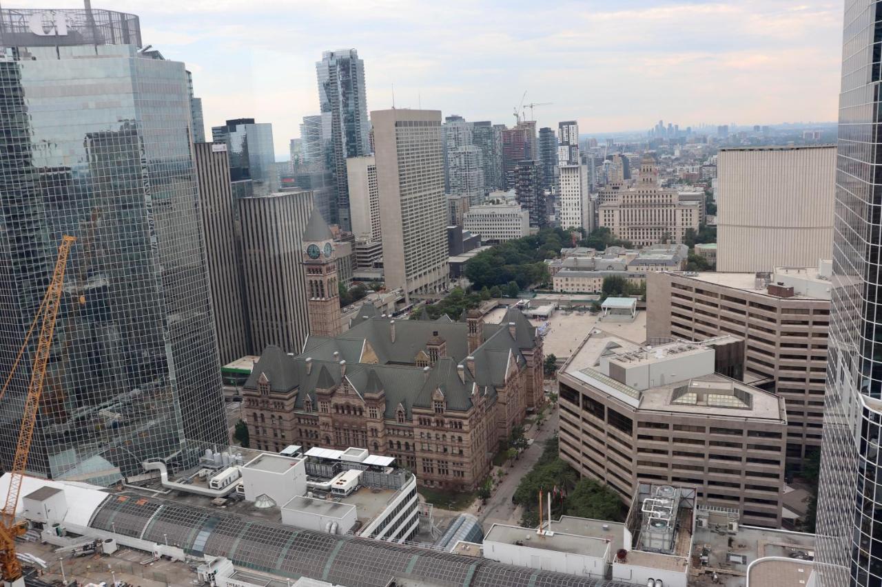 Apartment/2Bedrooms/2 Full Bathrooms/Free parking Toronto Buitenkant foto