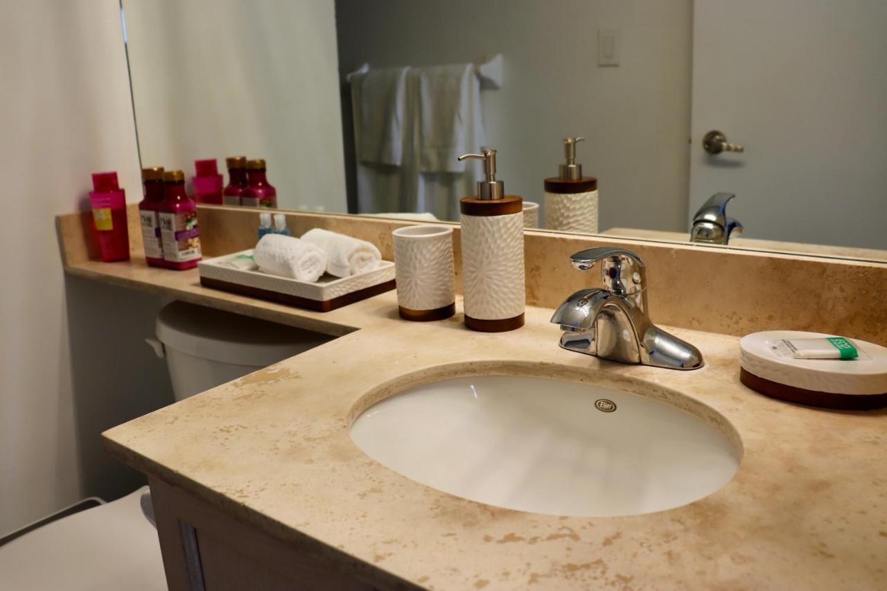 Apartment/2Bedrooms/2 Full Bathrooms/Free parking Toronto Buitenkant foto