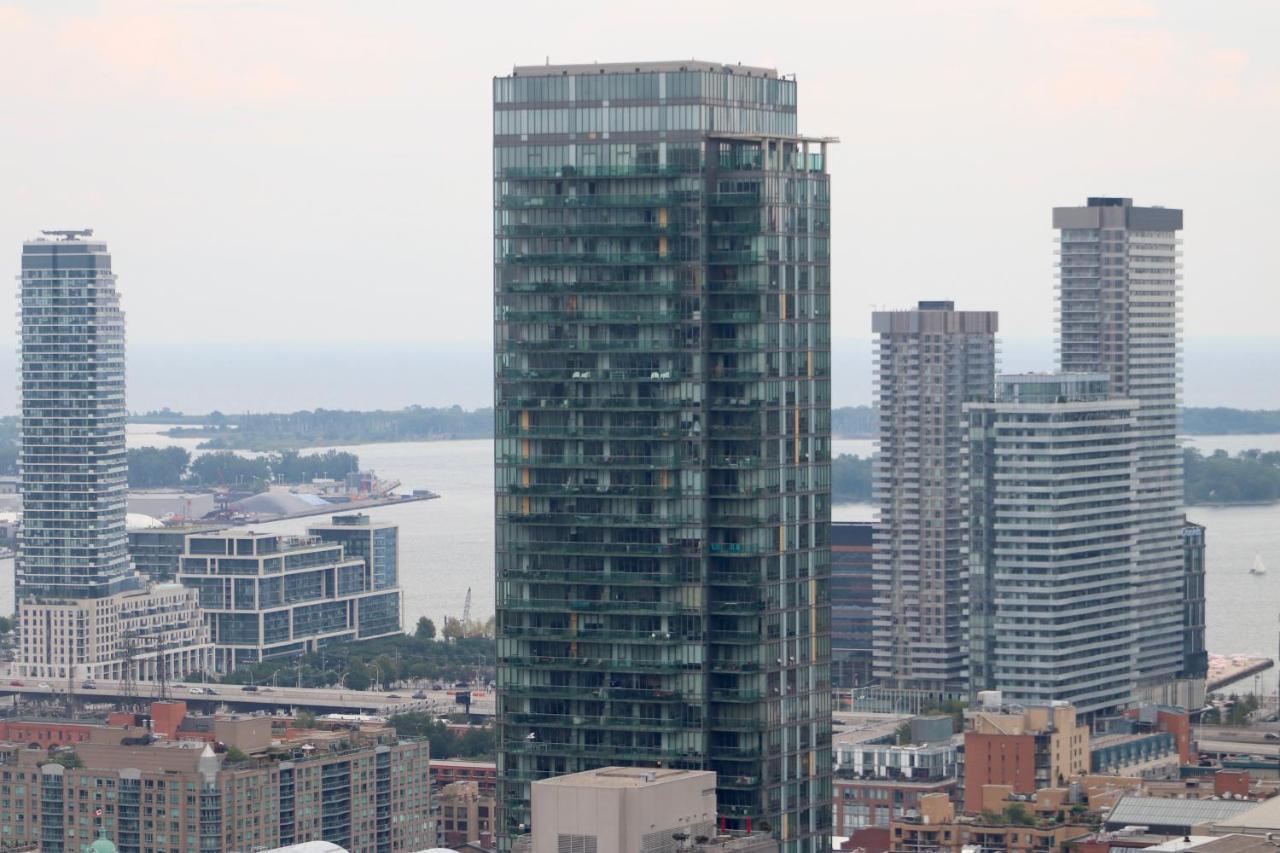 Apartment/2Bedrooms/2 Full Bathrooms/Free parking Toronto Buitenkant foto