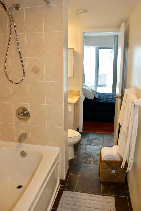 Apartment/2Bedrooms/2 Full Bathrooms/Free parking Toronto Buitenkant foto