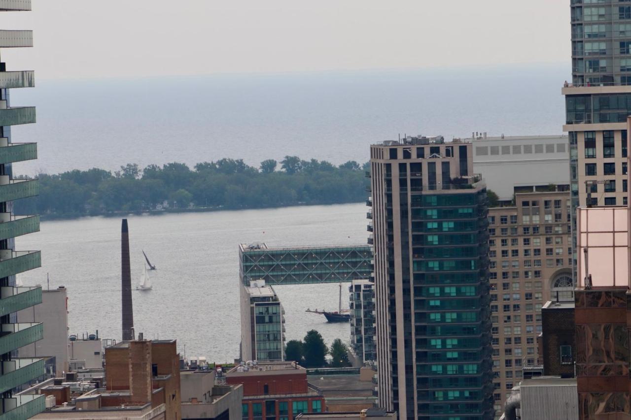 Apartment/2Bedrooms/2 Full Bathrooms/Free parking Toronto Buitenkant foto
