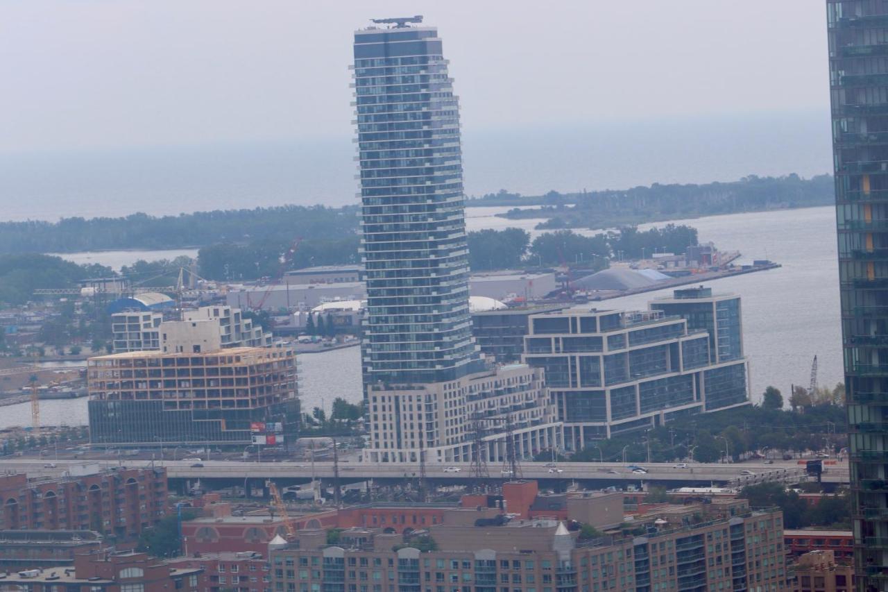 Apartment/2Bedrooms/2 Full Bathrooms/Free parking Toronto Buitenkant foto