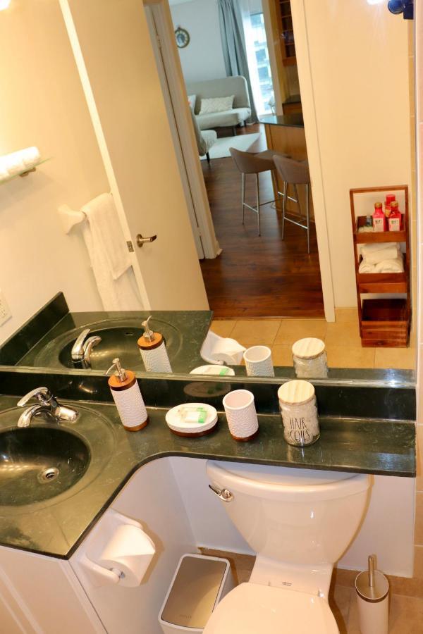 Apartment/2Bedrooms/2 Full Bathrooms/Free parking Toronto Buitenkant foto